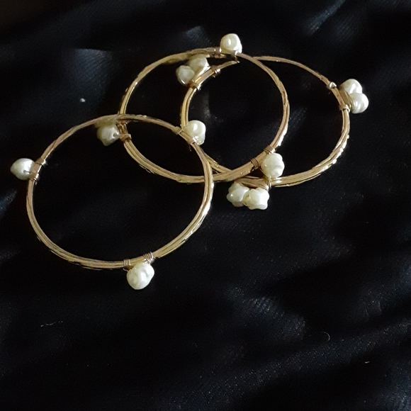 Lis Claiborne set of chain necklace and bangles - Picture 2 of 4